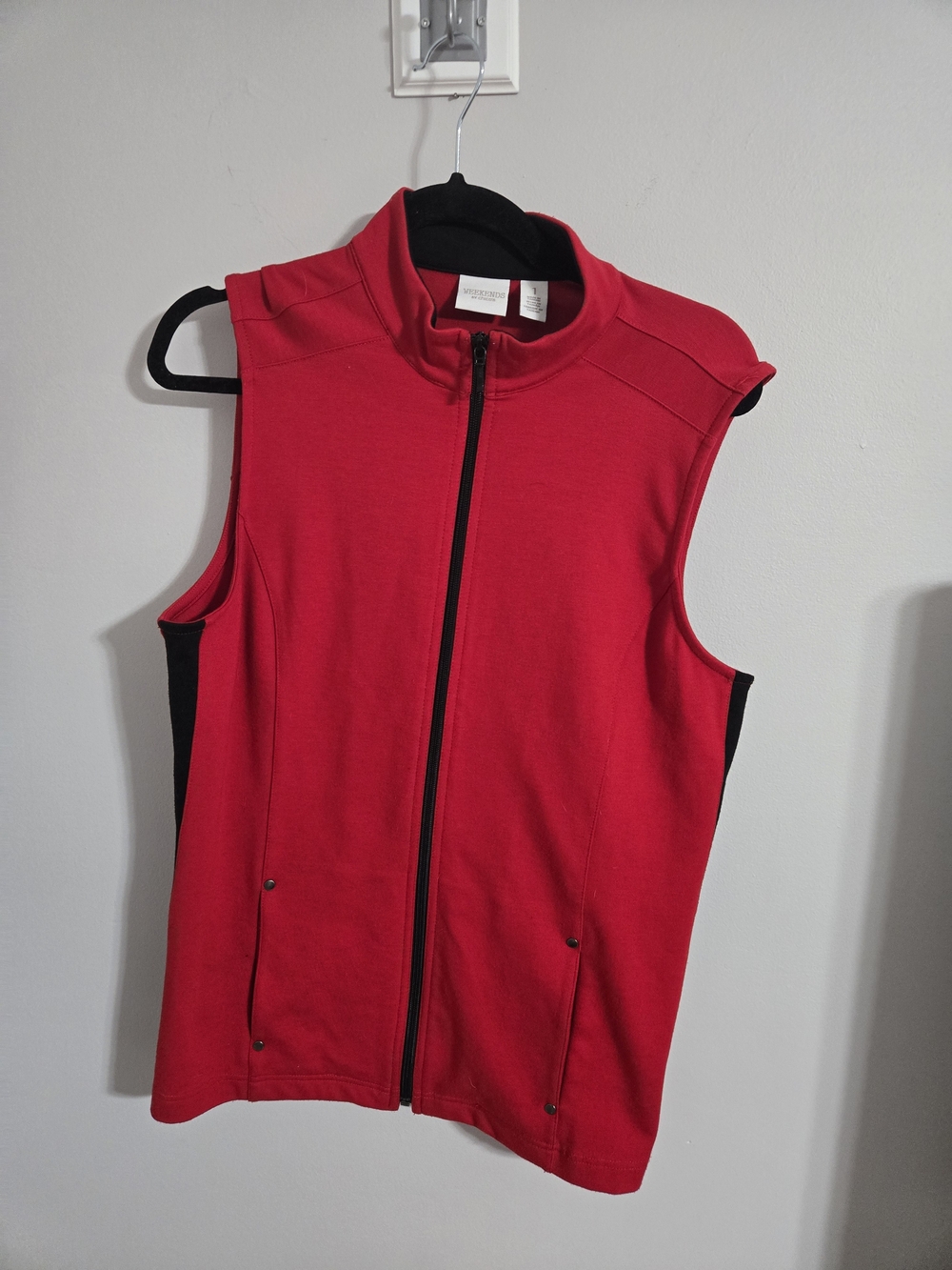 Chico's Red Sleeveless Zip-Front Vest